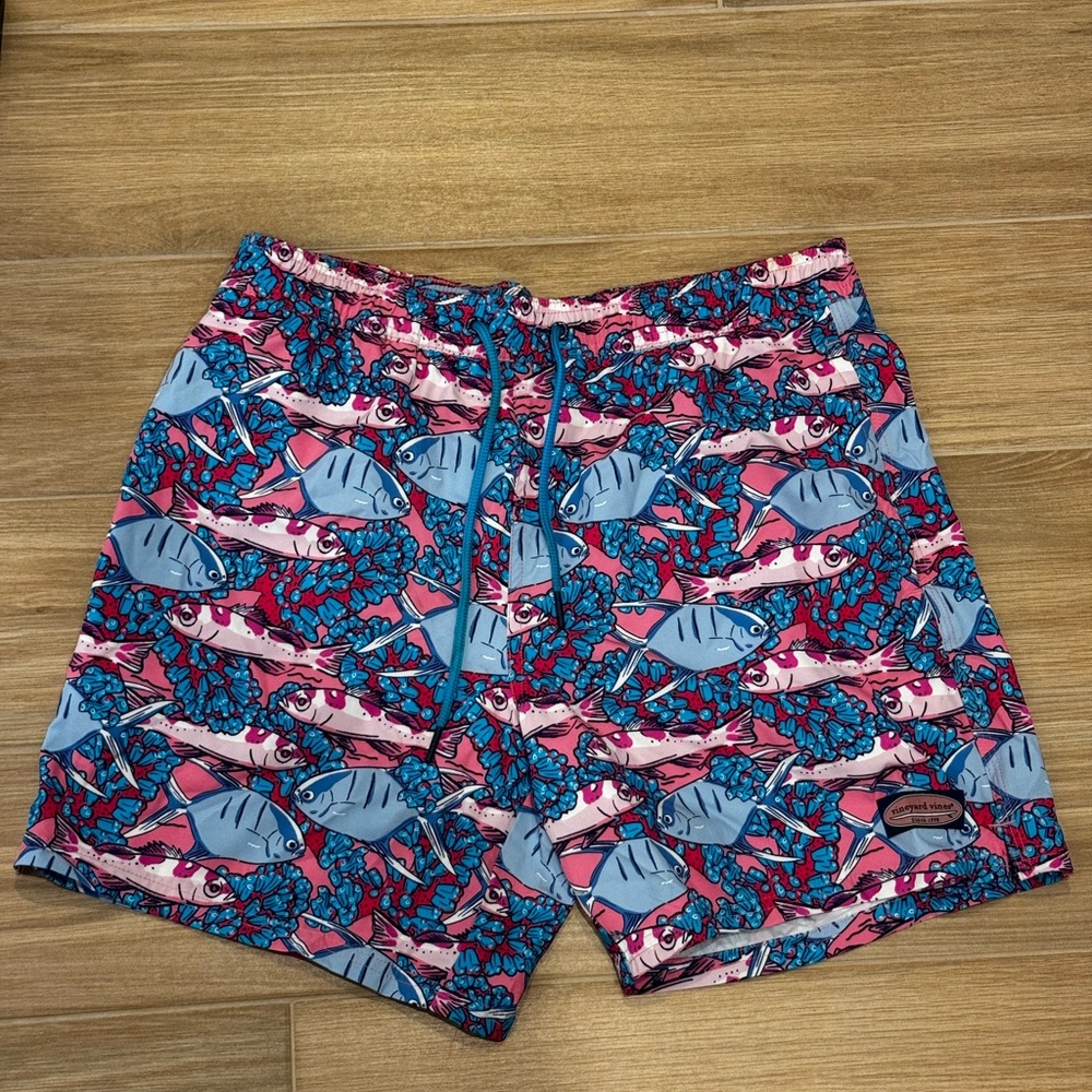 NWOT Vineyard Vines swim trunk